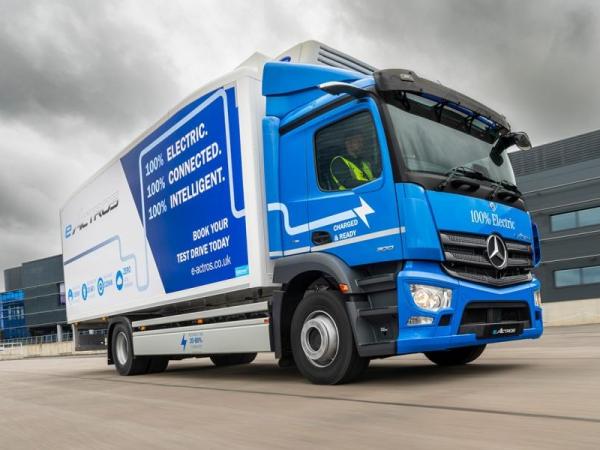 Mercedes presenta l'eActros refrigerato